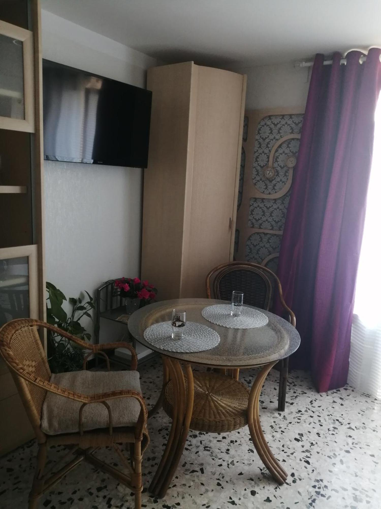 Magnifique Studio Non Fumeur Pres De La Gare Béziers Værelse billede